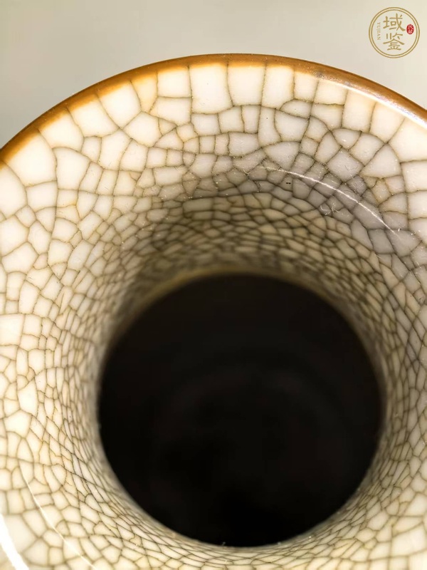 古玩陶瓷綠哥釉觀音瓶真品鑒賞圖