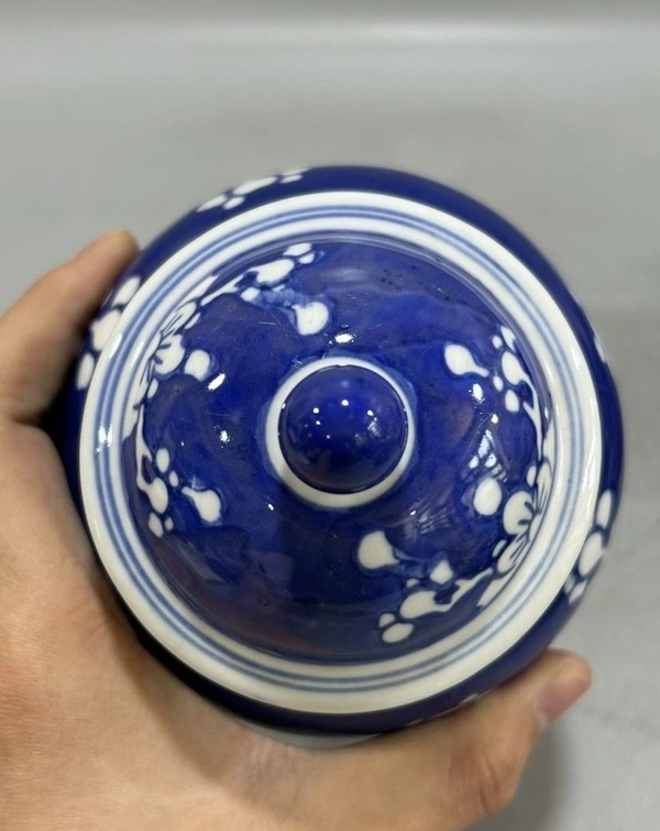 古玩陶瓷青花冰梅圖蓋罐拍賣，當(dāng)前價格230元