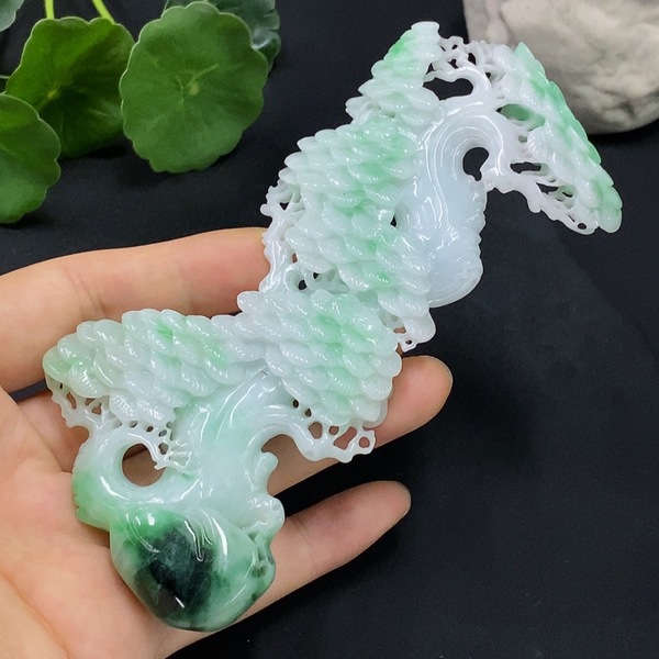 古玩轉賣天然翡翠萬年松擺件(帶翡翠鑒定證書)拍賣，當前價格580元