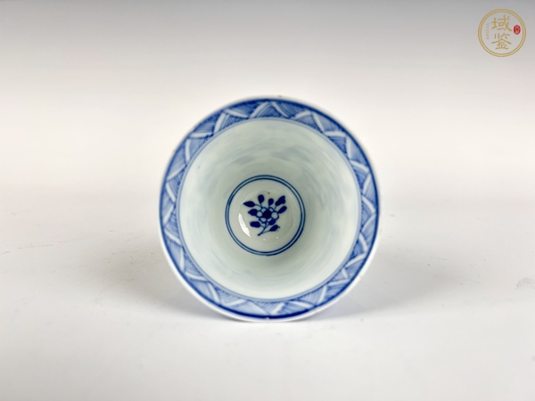 古玩清光緒·青花仕女花卉開窗鈴鐺杯真品鑒賞圖