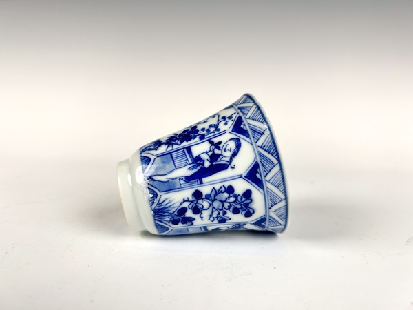古玩陶瓷清光緒·青花仕女花卉開窗鈴鐺杯拍賣，當(dāng)前價(jià)格199元