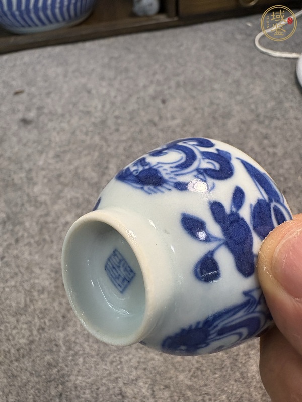 古玩陶瓷清中期青花杯真品鑒賞圖