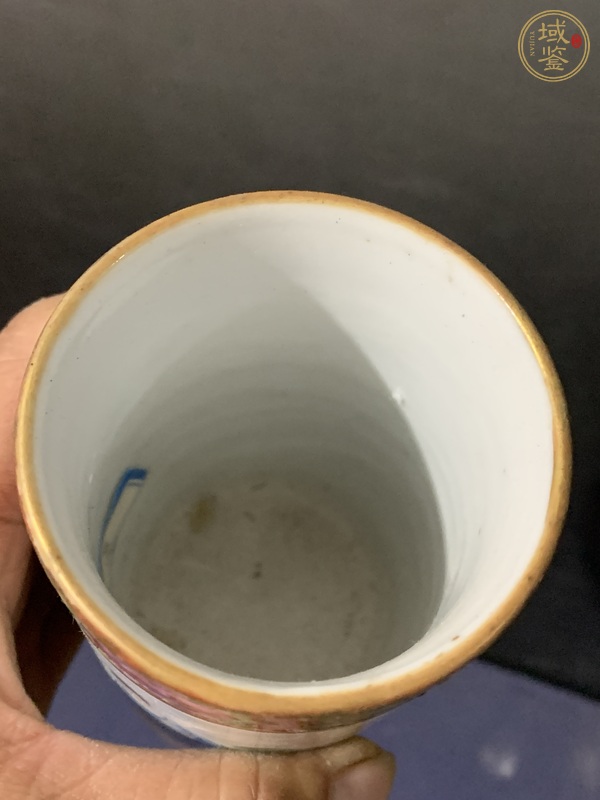 古玩陶瓷廣彩人物故事紋筆筒真品鑒賞圖