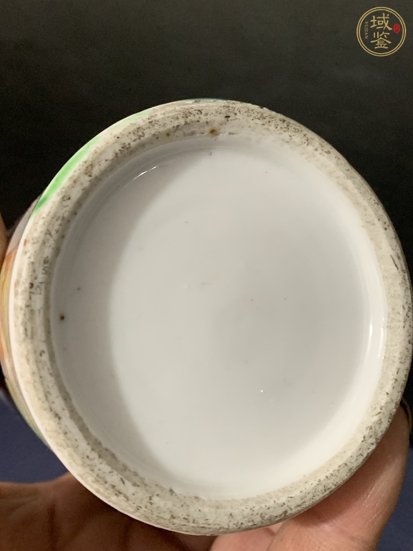 古玩陶瓷廣彩人物故事紋筆筒真品鑒賞圖