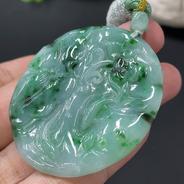 古玩轉(zhuǎn)賣(mài)天然翡翠荷葉魚(yú)年年有余玉墜(帶翡翠鑒定證書(shū))拍賣(mài)，當(dāng)前價(jià)格680元