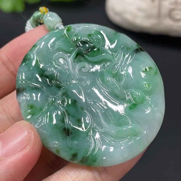 古玩玉器天然翡翠荷葉魚年年有余玉墜(帶翡翠鑒定證書)拍賣，當(dāng)前價(jià)格2800元
