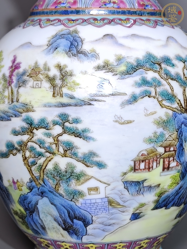 古玩陶瓷粉彩山水人物撇口瓶真品鑒賞圖