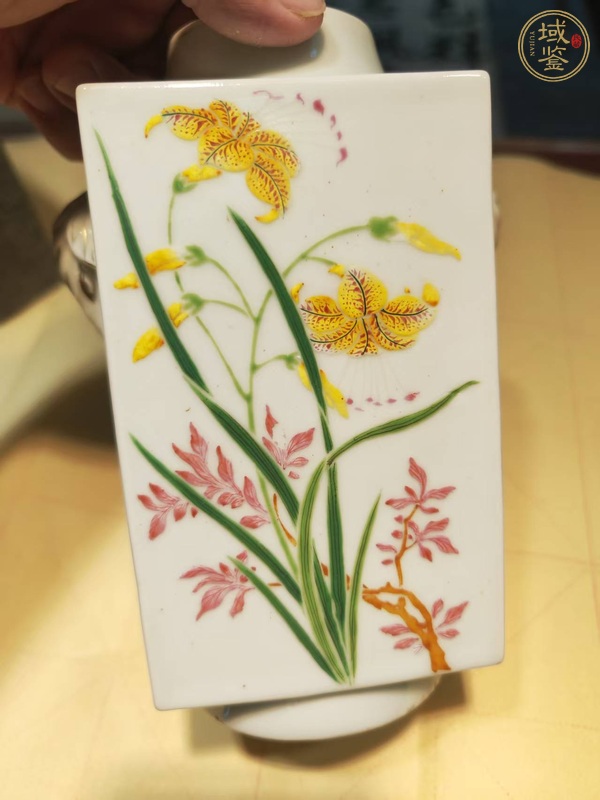 古玩陶瓷粉彩花卉四方象耳琮式瓶真品鑒賞圖