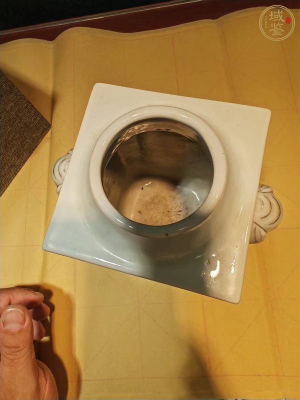 古玩陶瓷粉彩花卉四方象耳琮式瓶真品鑒賞圖