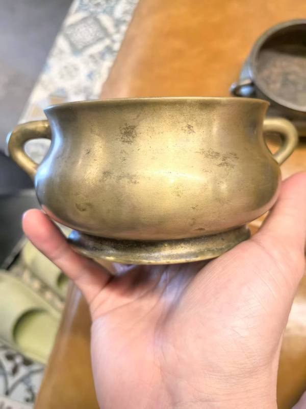 古玩轉賣爐拍賣，當前價格75000元