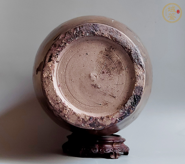 古玩陶瓷茶葉末釉刻水波紋梅瓶真品鑒賞圖