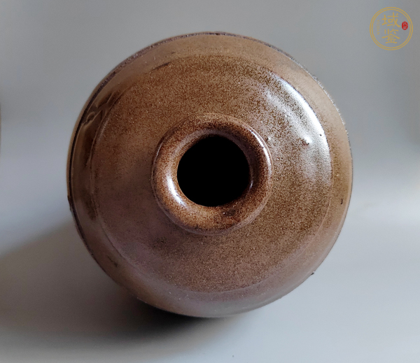 古玩陶瓷茶葉末釉刻水波紋梅瓶真品鑒賞圖