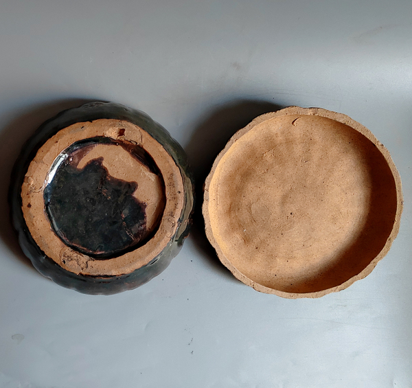 古玩陶瓷明清窯變黑釉南瓜蓋盒拍賣，當前價格0元