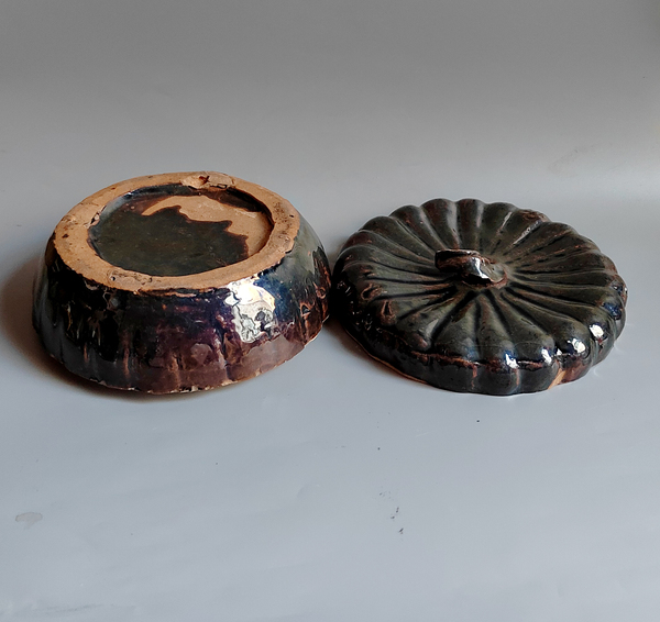 古玩陶瓷明清窯變黑釉南瓜蓋盒拍賣，當前價格0元