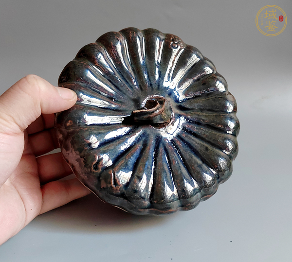 古玩陶瓷黑釉南瓜蓋盒真品鑒賞圖