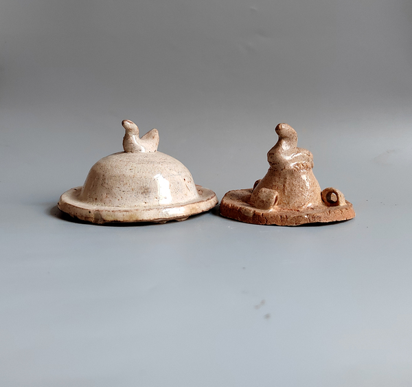 古玩轉(zhuǎn)賣宋代湖田窯影青鳥紋蓋二個(gè)拍賣,當(dāng)前價(jià)格1200元