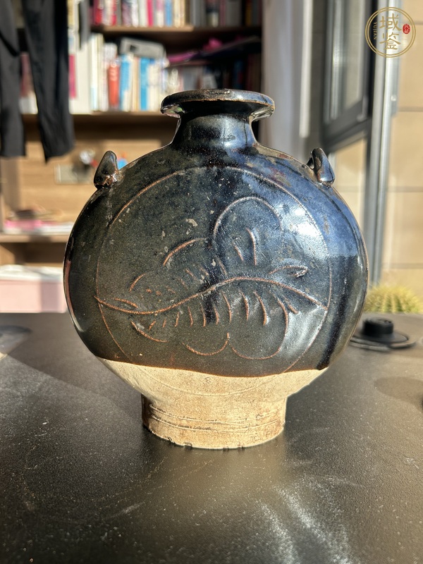 古玩陶瓷耀州黑釉樹葉紋穿戴扁壺真品鑒賞圖