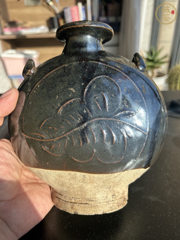 古玩陶瓷耀州黑釉樹葉紋穿戴扁壺真品鑒賞圖