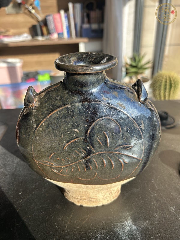 古玩陶瓷耀州黑釉樹葉紋穿戴扁壺真品鑒賞圖