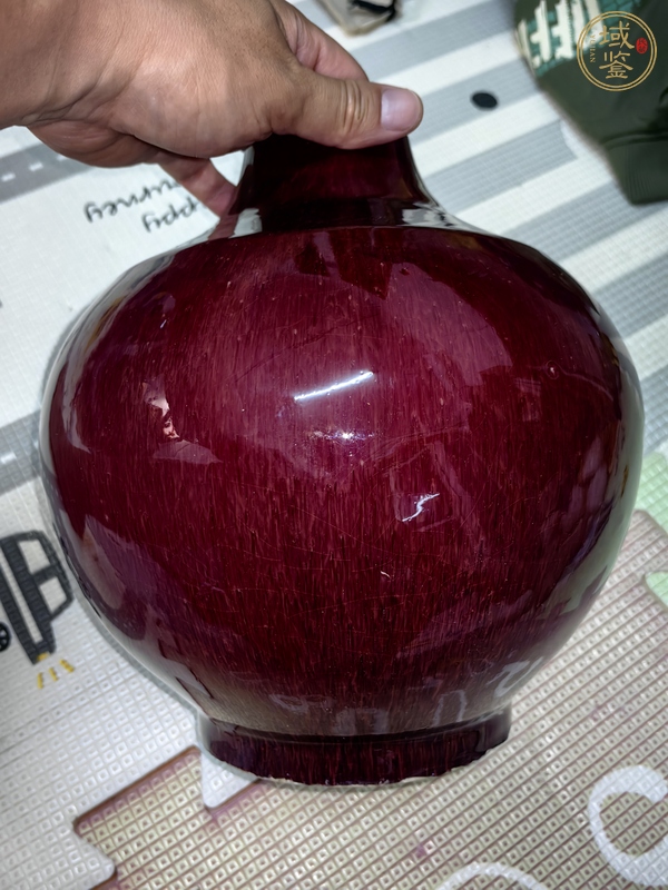 古玩陶瓷紅釉窯變瓶真品鑒賞圖