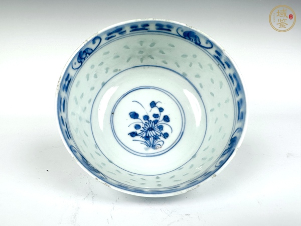 古玩陶瓷清光緒·青花云蝠紋玲瓏碗真品鑒賞圖