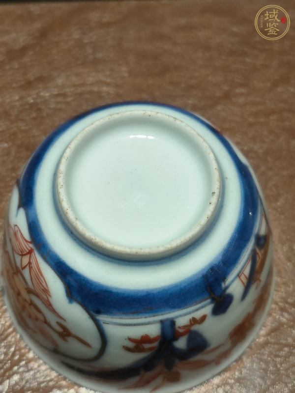 古玩青花礬紅杯盤真品鑒賞圖