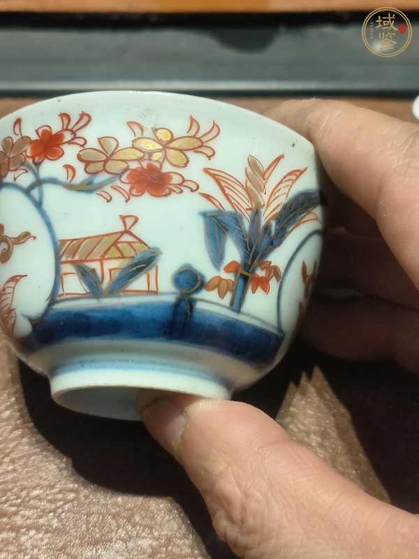 古玩陶瓷青花礬紅杯盤真品鑒賞圖