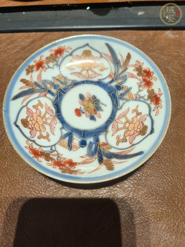 古玩陶瓷青花礬紅杯盤真品鑒賞圖