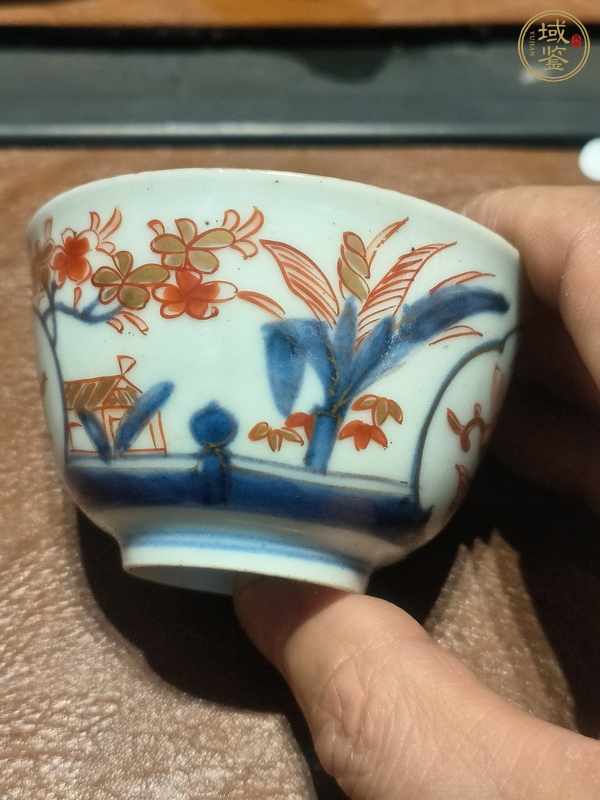古玩陶瓷青花礬紅杯盤真品鑒賞圖