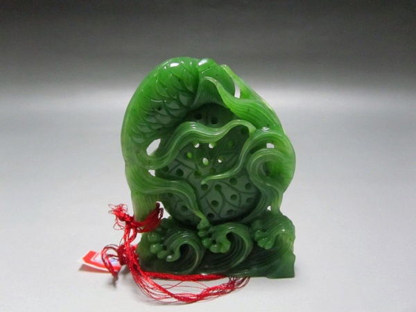 古玩玉器和田碧玉年年有余擺件拍賣，當(dāng)前價格2688元