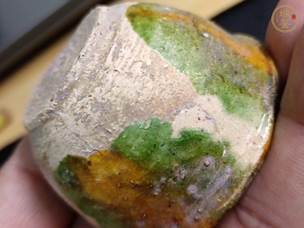 古玩陶瓷三彩杯真品鑒賞圖