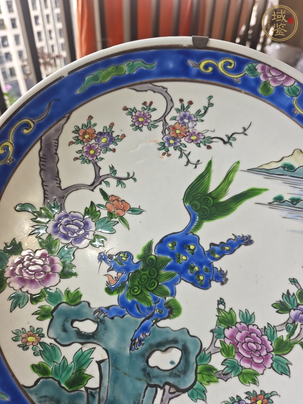 古玩陶瓷創(chuàng)匯時(shí)期粉彩掛盤真品鑒賞圖
