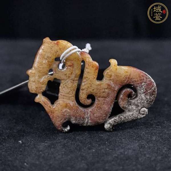 古玩玉器做舊仿戰(zhàn)國“s”形龍佩真品鑒賞圖