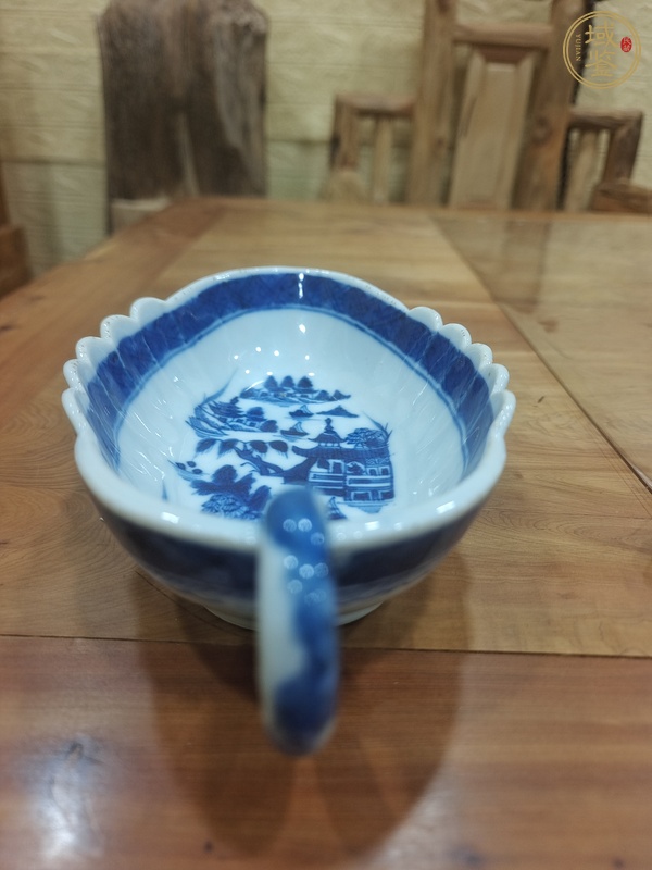 古玩陶瓷清乾隆 青花山水紋沙拉杯真品鑒賞圖