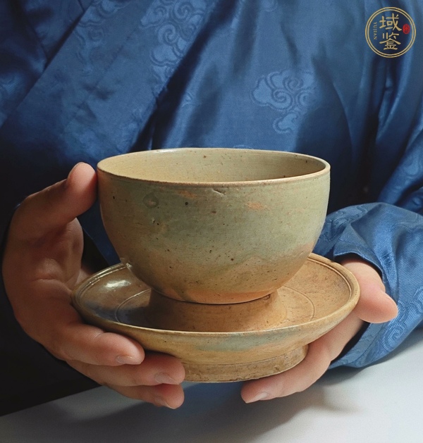 古玩陶瓷青釉杯和托真品鑒賞圖