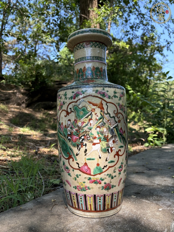 古玩陶瓷清光緒哥釉地粉彩花卉三國演義故事圖棒槌瓶真品鑒賞圖