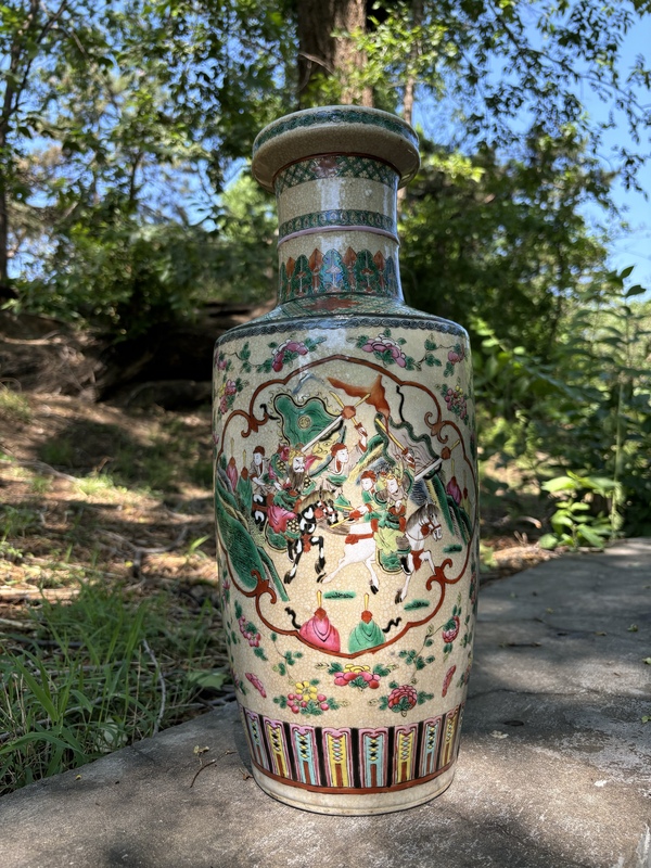 古玩陶瓷清光緒哥釉地粉彩花卉三國演義故事圖棒槌瓶拍賣,當前價格15000元