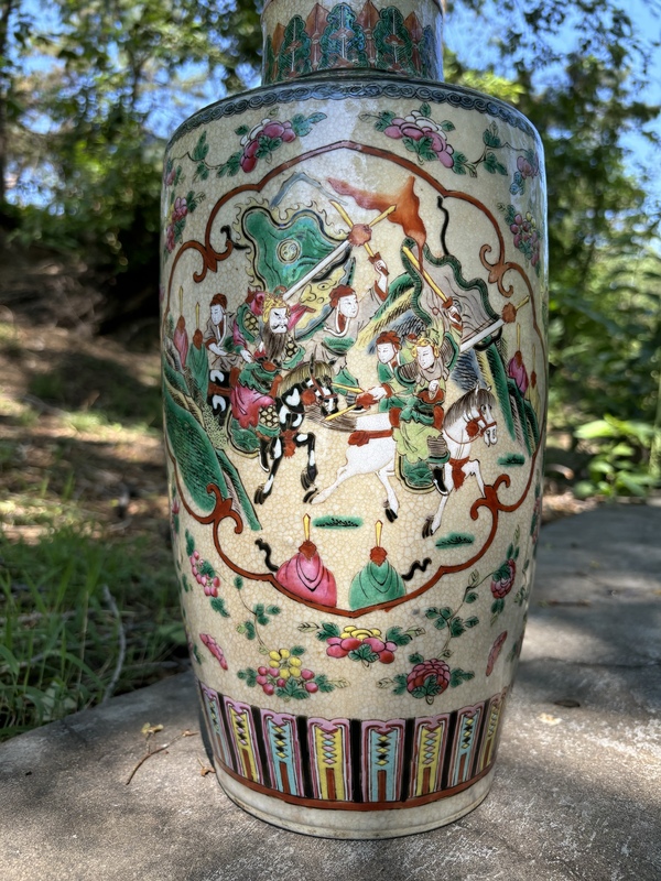 古玩陶瓷清光緒哥釉地粉彩花卉三國(guó)演義故事圖棒槌瓶拍賣，當(dāng)前價(jià)格15000元