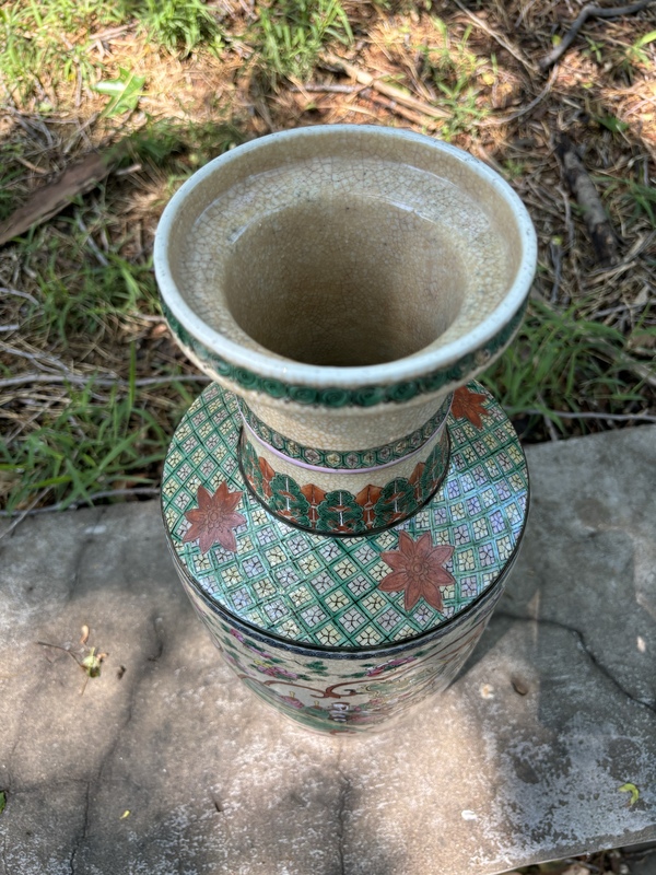 古玩陶瓷清光緒哥釉地粉彩花卉三國演義故事圖棒槌瓶拍賣,當前價格15000元