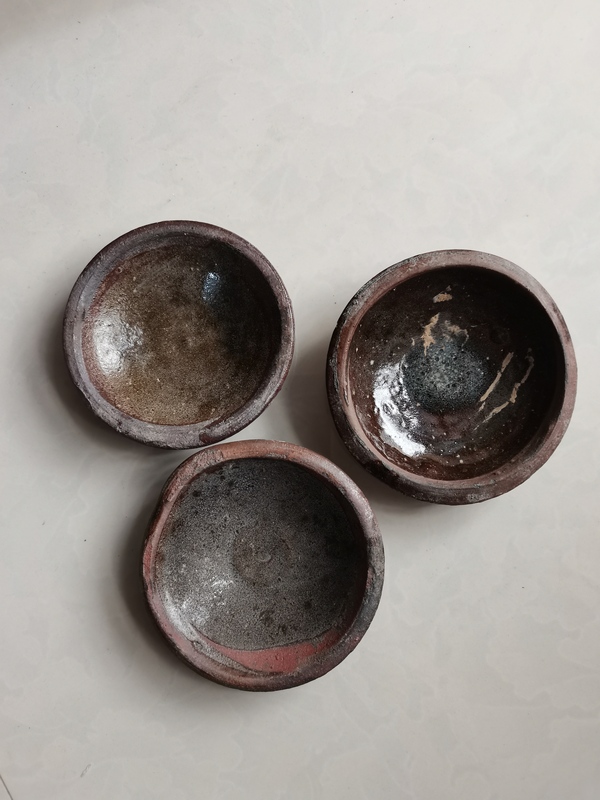 古玩轉(zhuǎn)賣宣州窯醬釉燈盞拍賣，當(dāng)前價格2000元