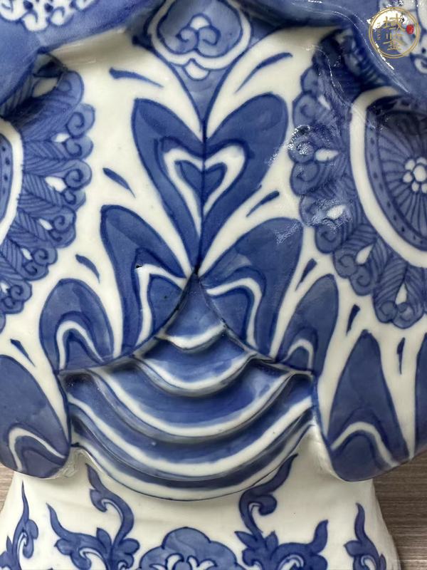 古玩陶瓷青花蝴蝶瓶真品鑒賞圖