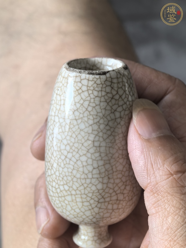 古玩陶瓷哥釉鼻煙壺真品鑒賞圖