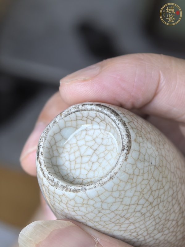 古玩陶瓷哥釉鼻煙壺真品鑒賞圖