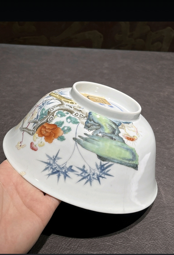 古玩陶瓷粉彩花鳥(niǎo)梅竹紋大碗拍賣(mài)，當(dāng)前價(jià)格88888元