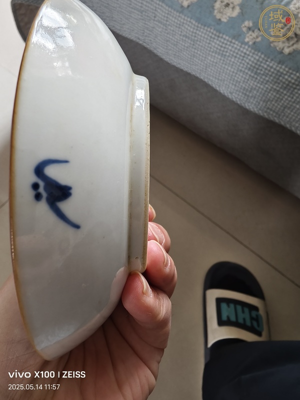 古玩陶瓷清中期青花山水盤真品鑒賞圖