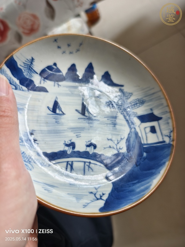 古玩陶瓷清中期青花山水盤真品鑒賞圖