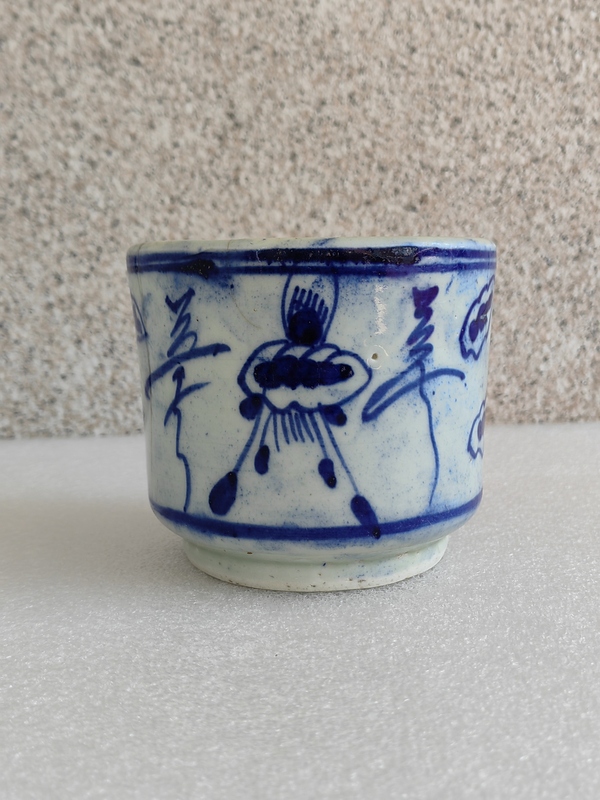 古玩轉(zhuǎn)賣青花圈足筒式香爐拍賣，當(dāng)前價(jià)格0元