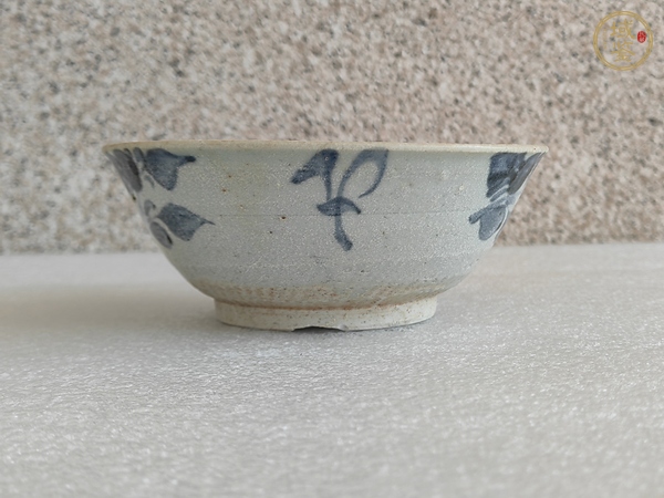古玩陶瓷青花花卉紋碗真品鑒賞圖