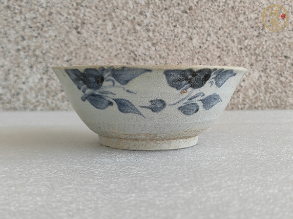 古玩陶瓷青花花卉紋碗真品鑒賞圖