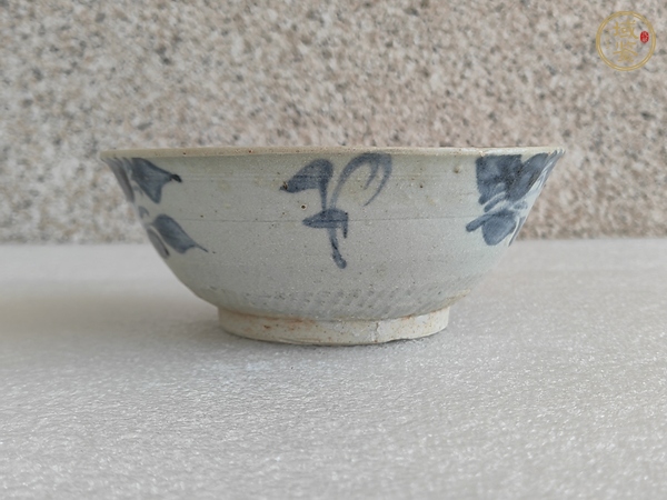 古玩陶瓷青花花卉紋碗真品鑒賞圖